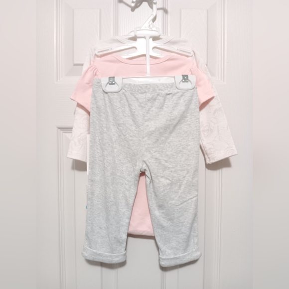 3pc Calvin Klein baby pink short & long sleeve bodysuitwith grey pants Size:3/6M - Picture 3 of 15